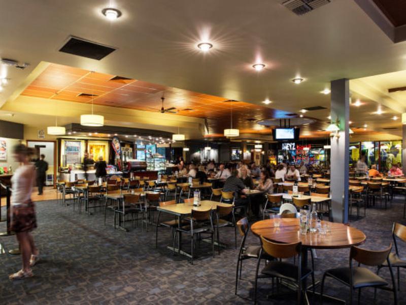 Nightcap At Matthew Flinders Hotel 3*