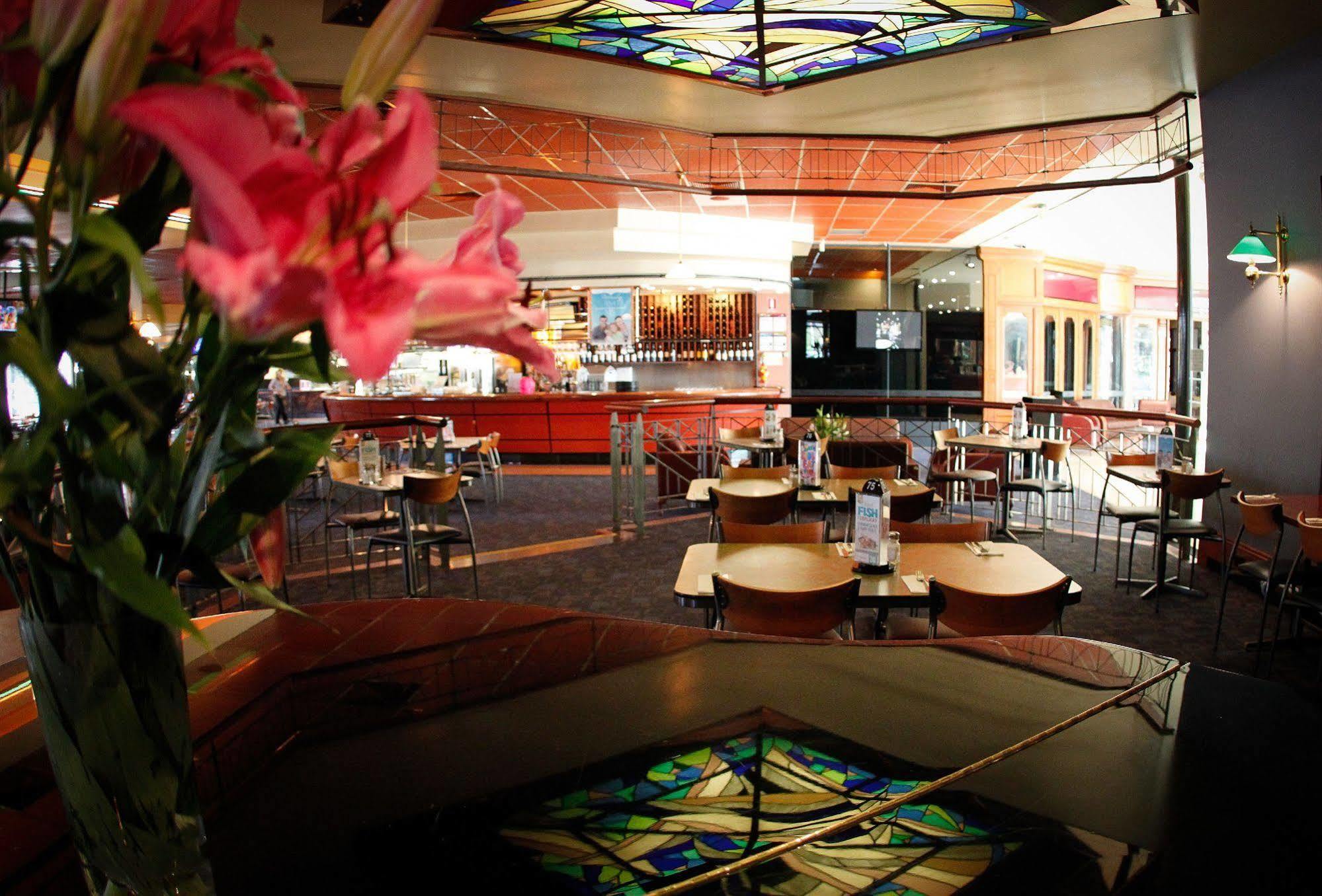 Nightcap At Matthew Flinders Hotel